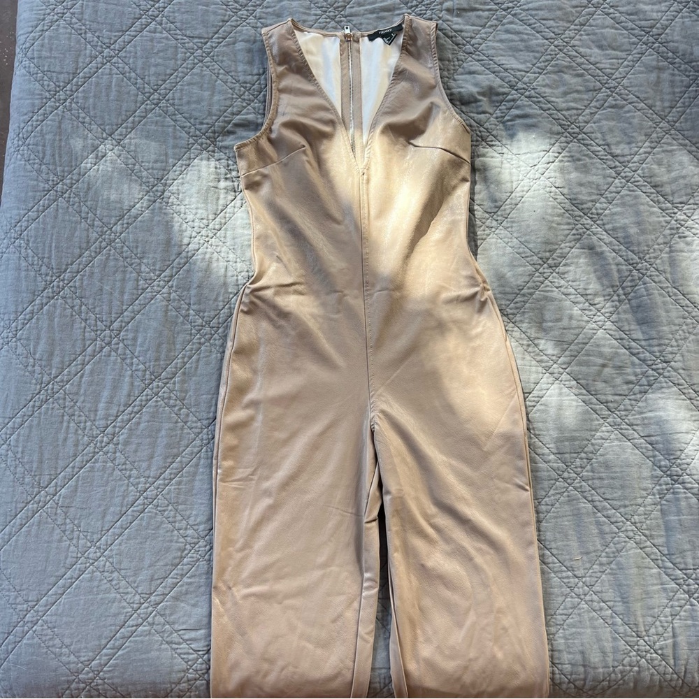 Forever 21 beige pants suit